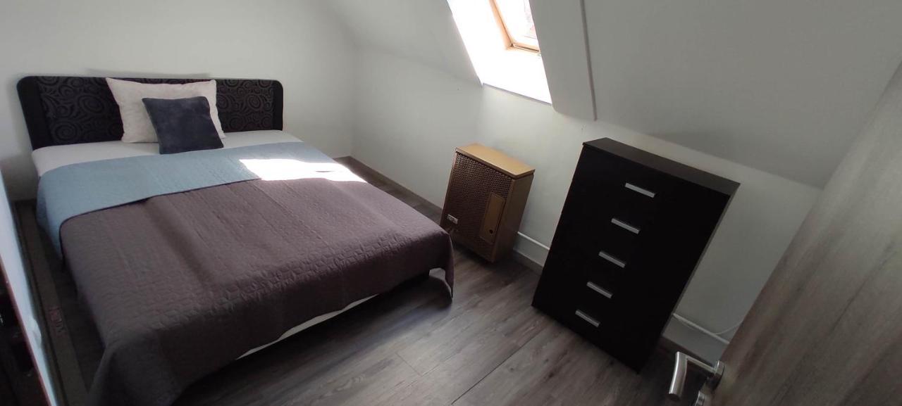 Timar Apartman Eger Eksteriør bilde