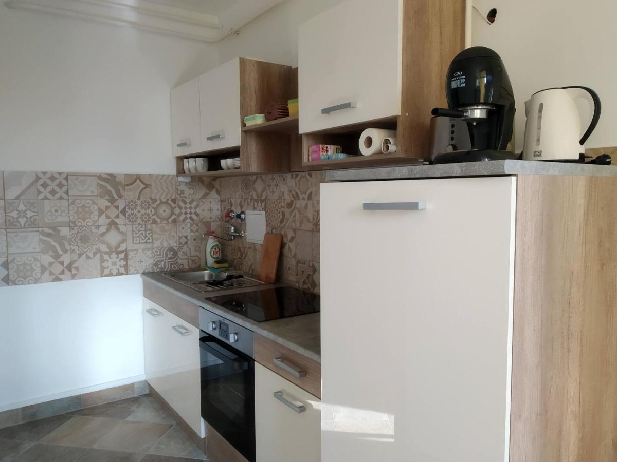 Timar Apartman Eger Eksteriør bilde